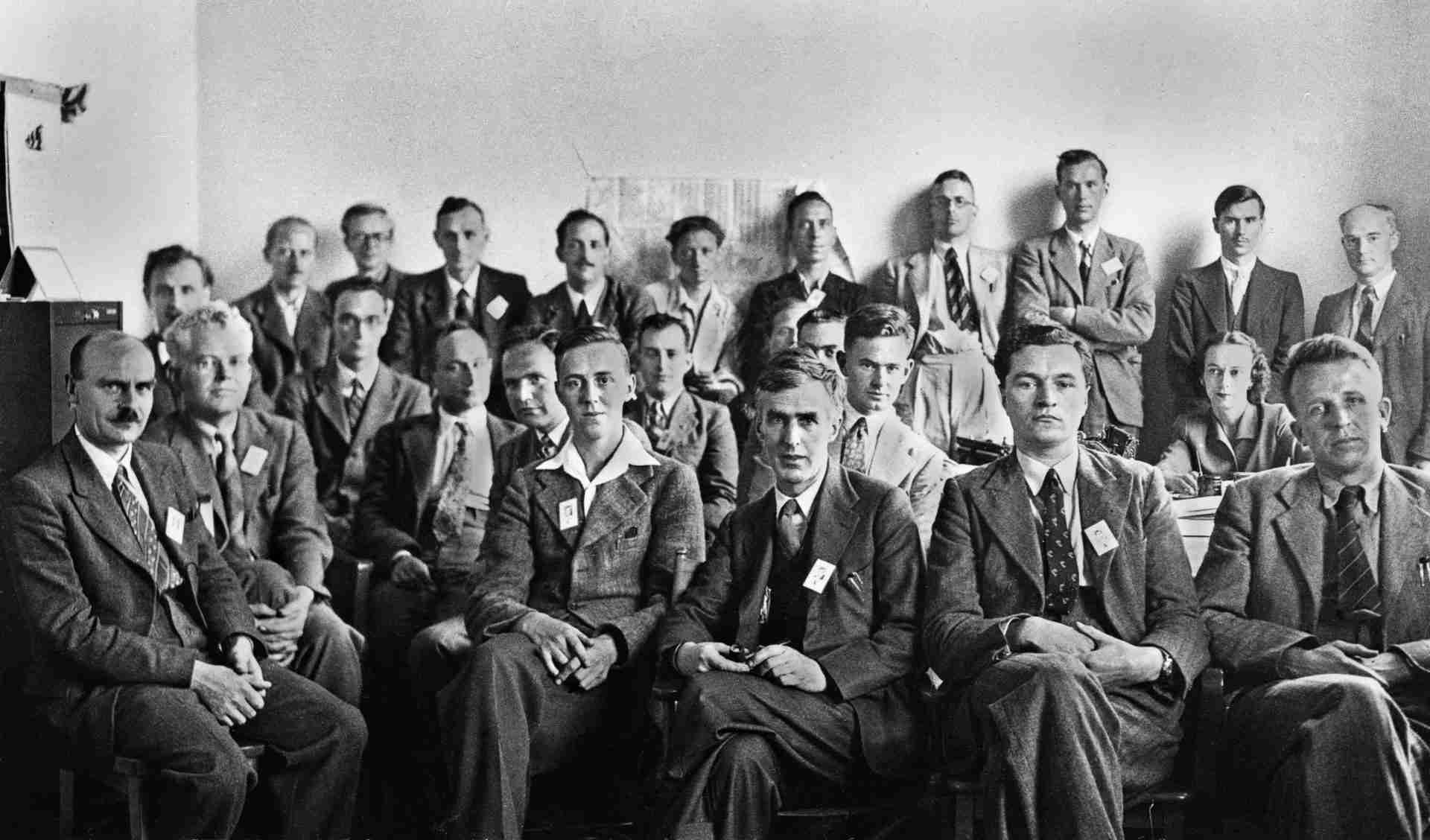 Mark Oliphant's Manhattan Project group, 1944. Wilkins is in the back row.