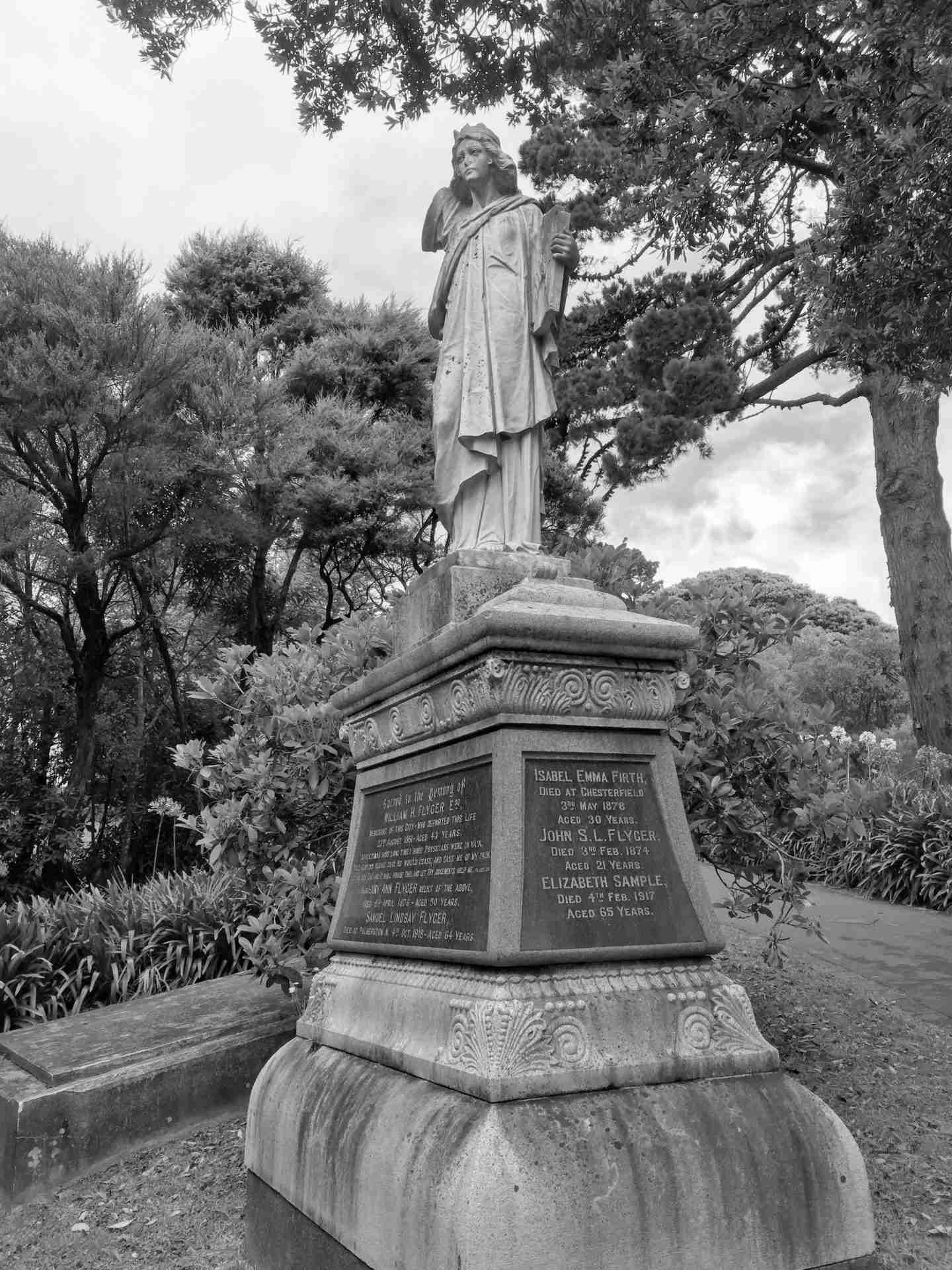 Funeral directors write off thousands to bury New Zealanders who die with nothing and no one